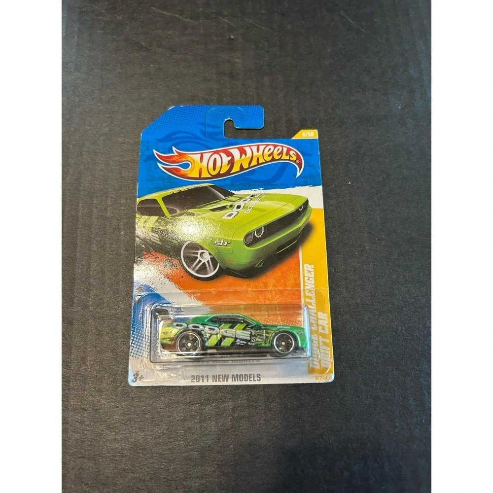 Lot Of 9 NIP 1:64‎ Diecast Hot Wheels Random Assortment